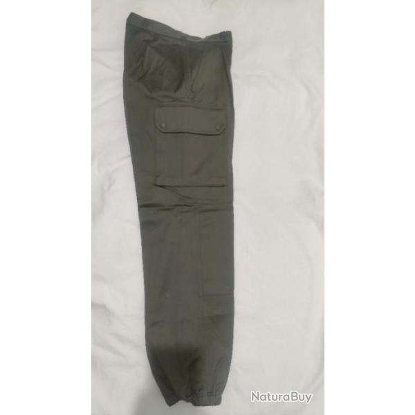 Pantalon treillis F1 satin�. Taille 72