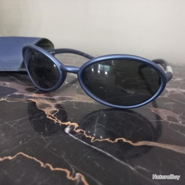 lunette solaire LACOSTE avec �tui +  pin's crocodile Lacoste