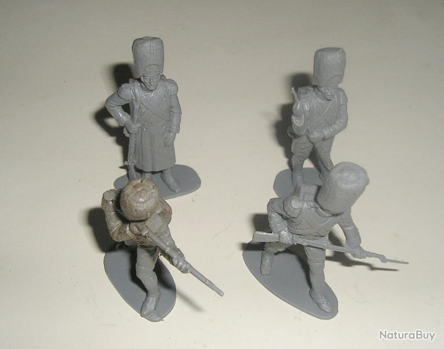 Figurine Militaire Ancienne En Métal 1/32ème - Soldat N°13 - Occasion Pour Collection