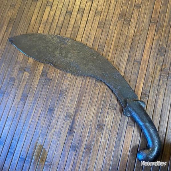 RARE ET IMPOSANT POIGNARD MACHETTE DE COMBAT INDO-PERSAN XVlll �me