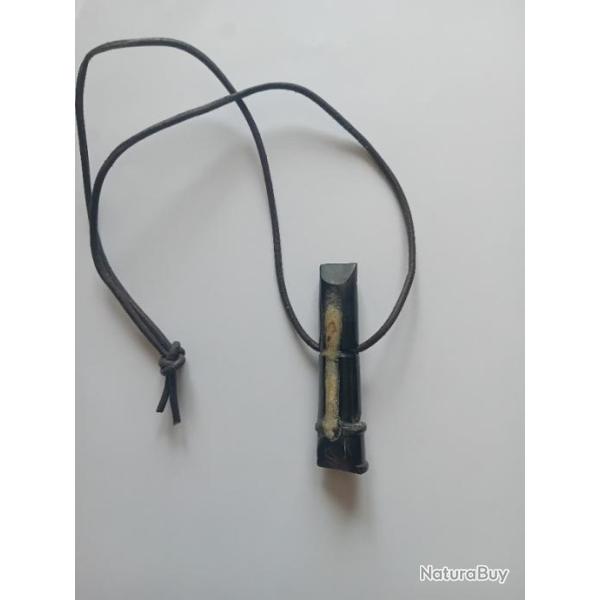 TRES BEAU SIFFLET EN CORNE