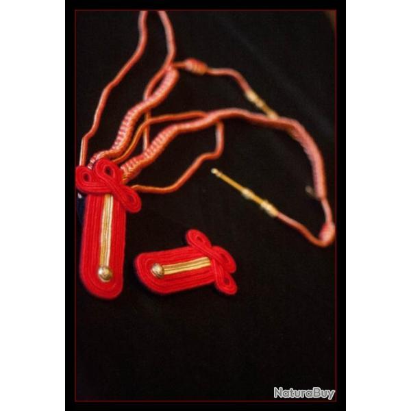 Paire d'�paulettes  et  fourrag�re  de MDL Chef de la GRP .