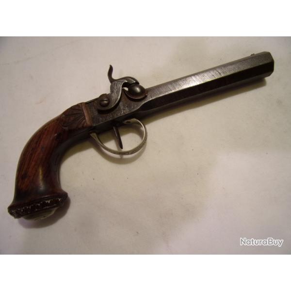 Tr�s beau pistolet � percussion avec canon damas