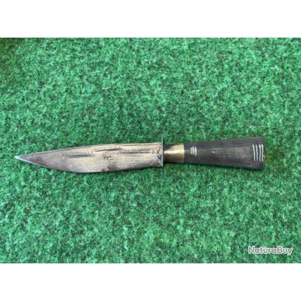 COUTEAU. ARTISANAL  LAME GRAV�E  19 �ME