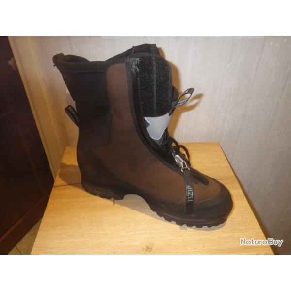 CHAUSSURE DE MONTAGNE OU MARCHE HAN WAG