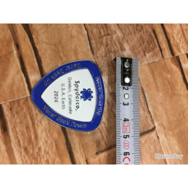 M�daille comm�morative n1 spyderco