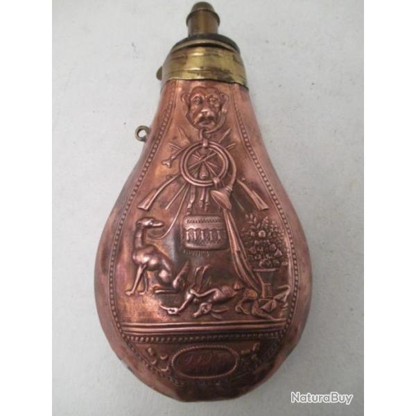 belle poire  a poudre d'origine  XIX em  scene de chasse  complette