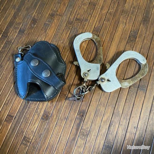 MENOTTES POLICE LA PEGY D�POS� L.R PARIS AVEC CLEF ET �TUIS E.P.S