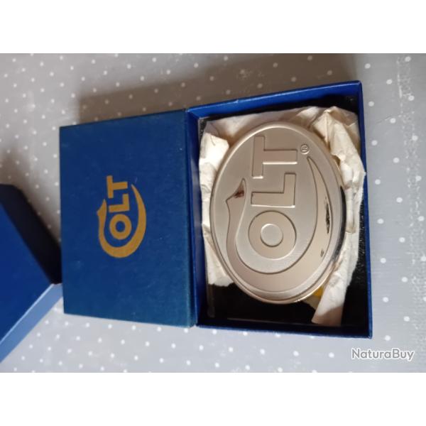 Boucle Colt ORIGINALE SIGN�E au dos, finition argent .