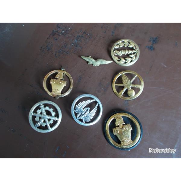 Lot insignes de b�rets