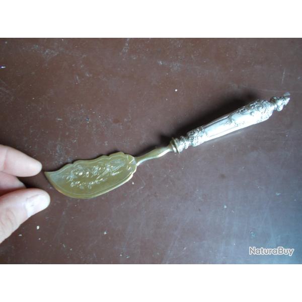 Couteau metal argent� �poque 1900