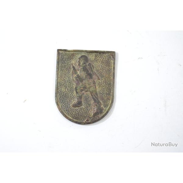 ancien insigne / badge militaire belge fusilier d'assaut. Belgique