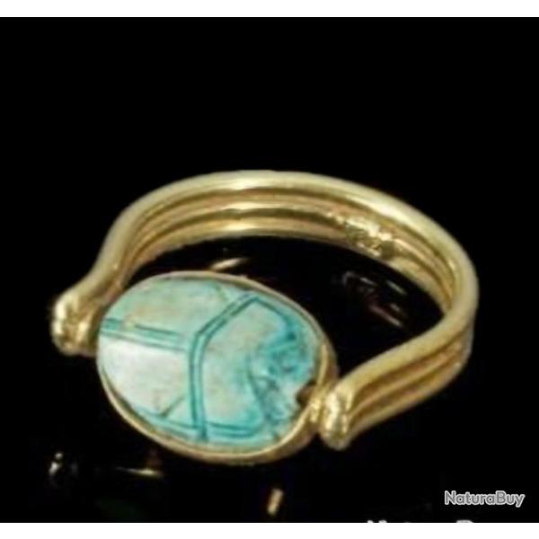 �gypte Antique : magnifique bague avec un petit scarab�e en fa�ence de Basse �poque (664-332 av JC)