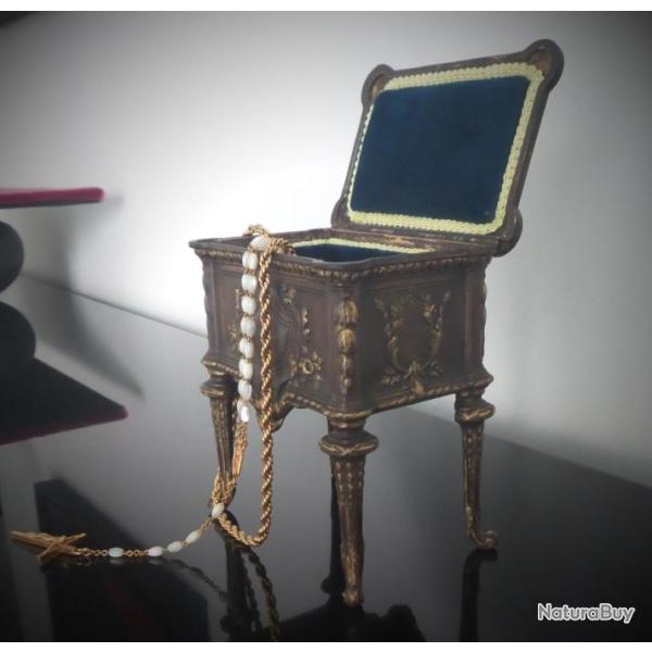 Ancienne boite � bijoux en r�gule fin XIX�me- d�but XX�me-Motif floral-Old brown jewelry box