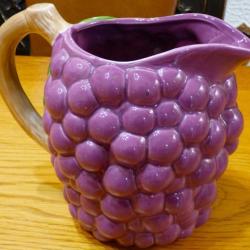 SUPERBE VIEUX PICHET- FORME GRAPPE DE RAISIN - POUR COLLECTION OBJETS DIVERS + FONCTION BOISSONS-