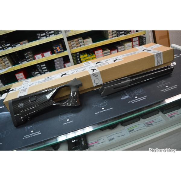 CROSSE CARBONE FBT BRILLANTE EN 2 PARTIES POUR BLASER R8 NEUVE