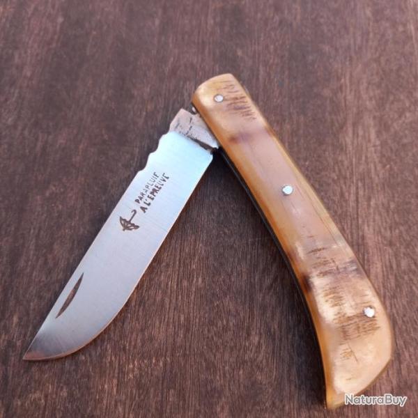 Joli Couteau R�gional LE MINEUR PARAPLUIE � L �PREUVE Manche en Corne de B�lier