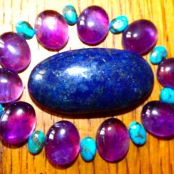 TB- LOT DE PIERRES SEMI PRECIEUSES: CABOCHON DE LAPI-LAZULI +10 AMETHYSTES+10 TURQUOISES POLIES-