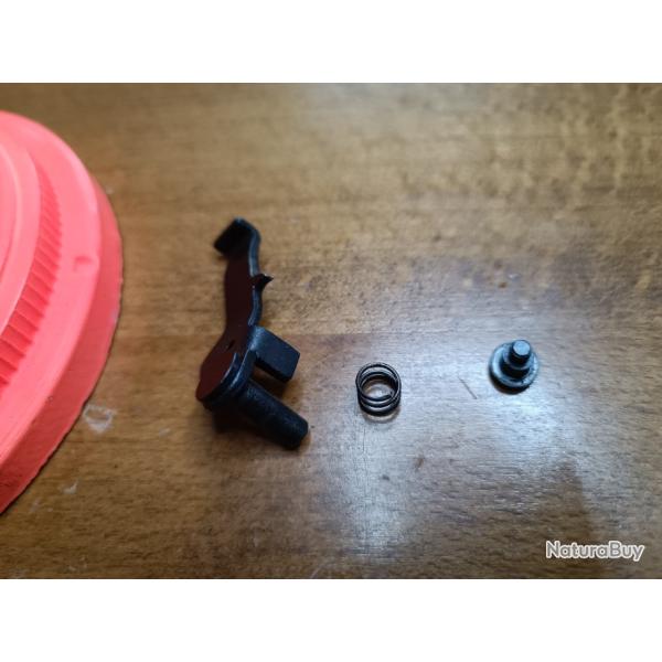 UNIQUE - Mod�le T - 22LR - Pi�ces - Lot 2