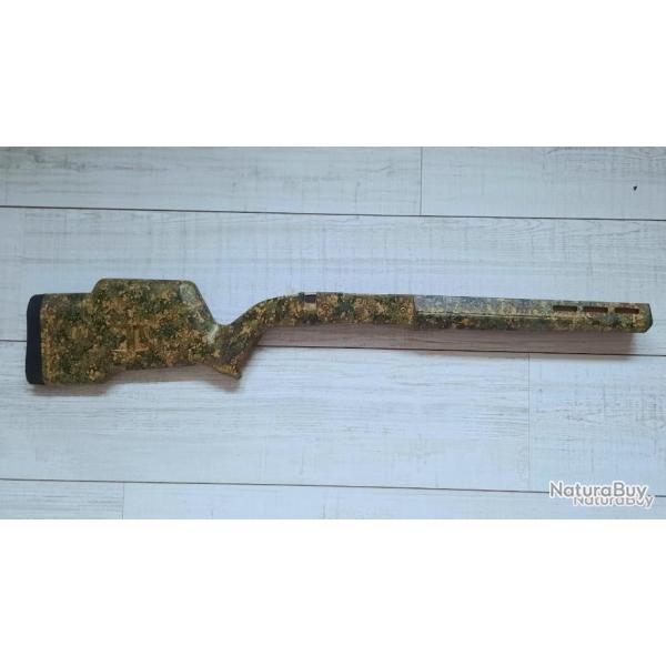 Vends crosse/ch�ssis Magpul Hunter  avec pontet pour remington 700 action courte.