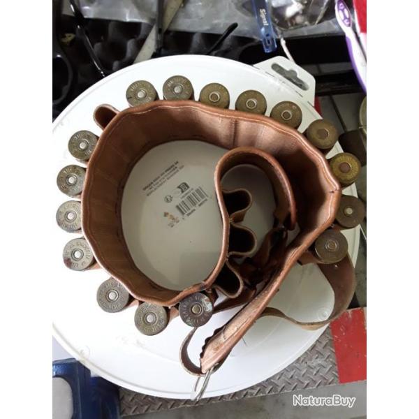 Cartouchi�re cuir 20 cartouches. Calibre 12 , 16 .