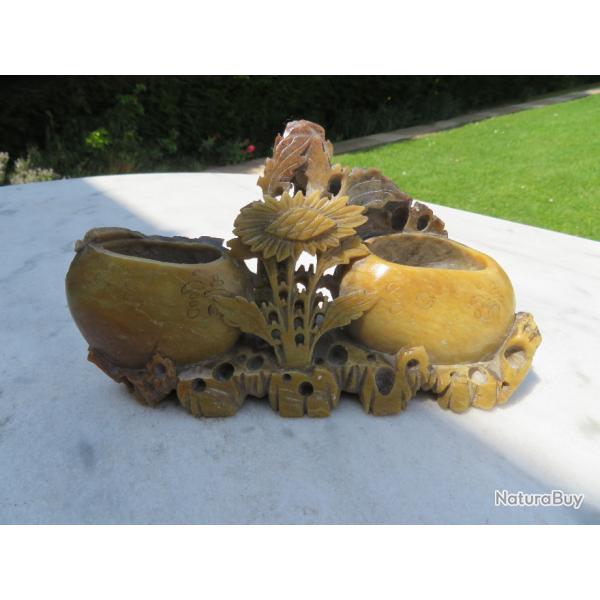 ASIE - Ancien Grand Encrier, Porte plume, Rince Pinceaux en Pierre de Lard taill�e a d�cor v�g�tal