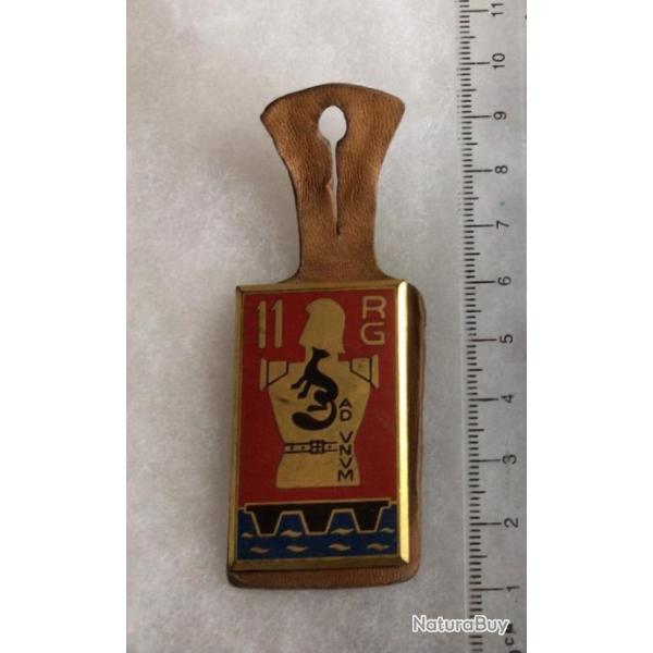 FRANCE GENIE MILITAIRE - Insigne   11� R.G. R�giment du G�nie.  avec son cuir