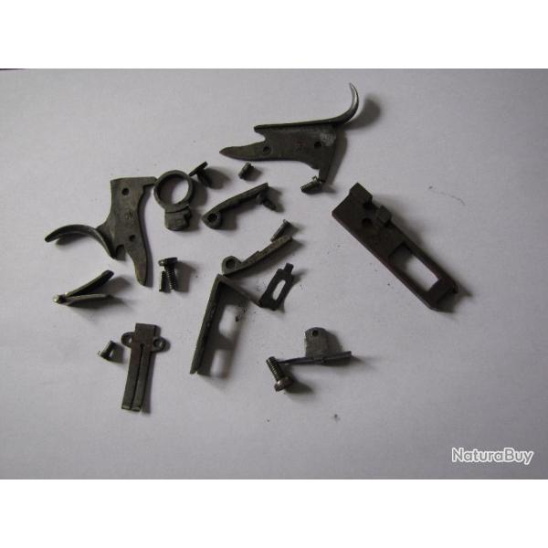 Lot de pi�ces de fusil de chasse juxtapos�
