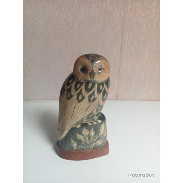 Chouette en bois finement sculpt�  hauteur 14 cm x 7 cm