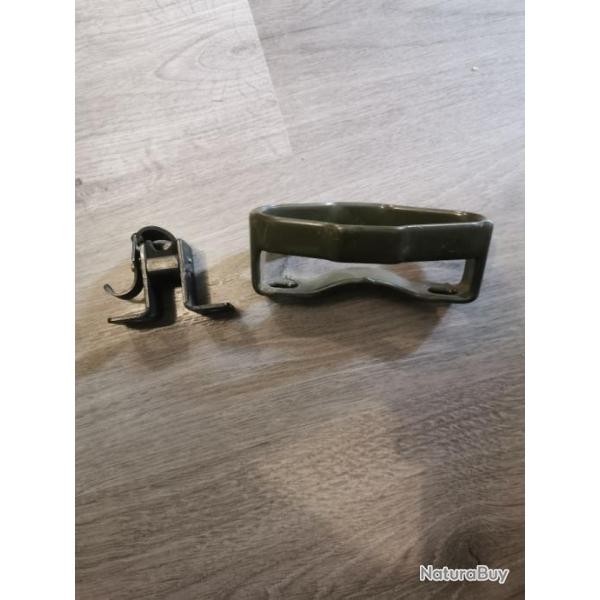 Support Famas pour v�hicule Peugeot p4 trm2000 gbc 180 8kt Arm�e Fran�aise