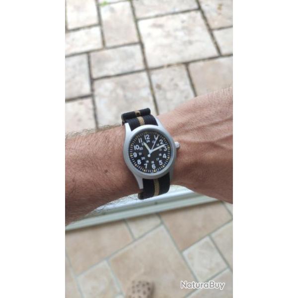 Field watch meca quartz, hommage tr�s fid�le � la Hamilton khaki field mechanical avec bo�te+ carte