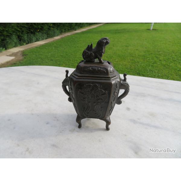 Ancien Brule Parfum en Bronze, la prise  Chien de F, les panses ornes de phoenix affronts (XIXe)