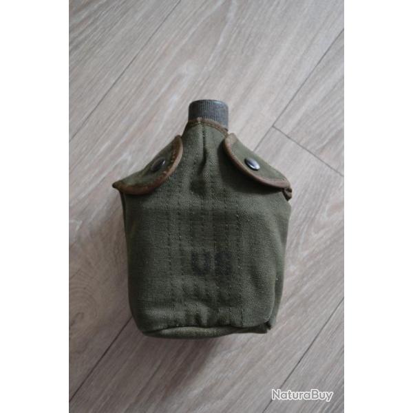 Authentique gourde US WWII dat� 1944 compl�te avec sa housse couleur OD