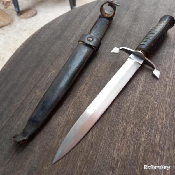 Ancien Poignard Dague avec tui en cuir