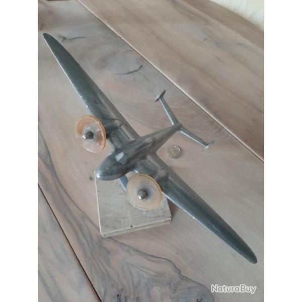 Avion miniature bombardier Art D�co aluminium ann�es 1930. Avec socle marbre. Belle pr�sentation