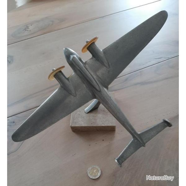 Avion miniature bombardier Art D�co aluminium ann�es 1930. Avec socle marbre. Belle pr�sentation