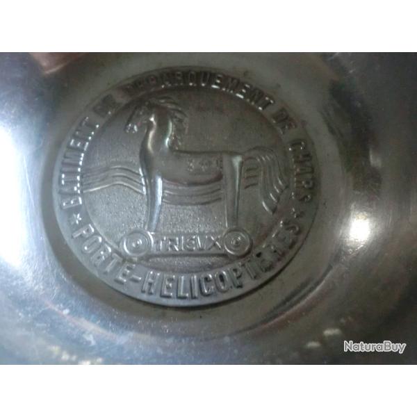 coupelle batiment de d�barquement de chars porte h�licopt�res / arthus bertrand paris