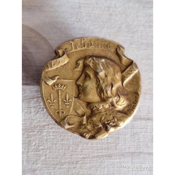 Broche Marie Jehanne plaqu� or