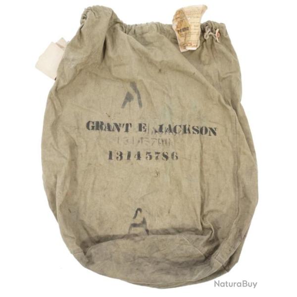 Sac  linge Du soldat Jackson E Grant matricule 13145786 avec tiquettes  et rcpiss original WW2
