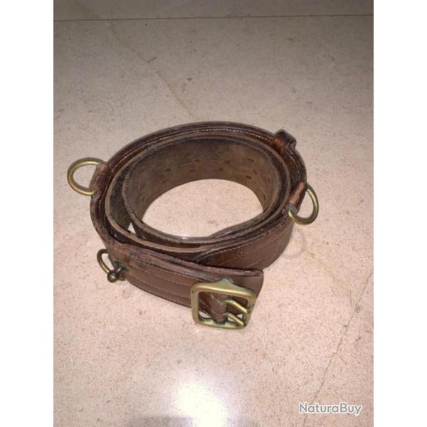 Beau ceinturon d'officier Fran�ais WW1 et WW2 .