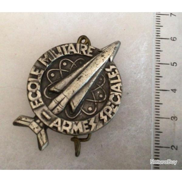 FRANCE ECOLES - Insigne Ecole Militaire des Armes Sp�ciales Augis 1944