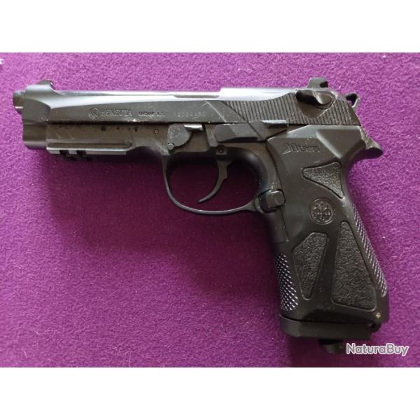 Pistolet BERETTA 90TWO blowback calibre 4.5mm billes acier � CO2