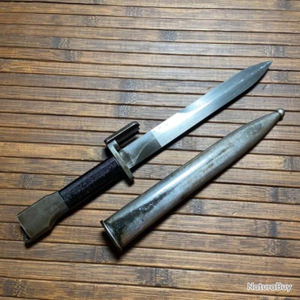 BELLE BA�ONNETTE FAL BELGE TYPE A AVEC SON FOURREAU