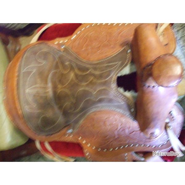 Selle Western en cuir .( neuve ). Pour Ados ou adulte de taille. moyenn� . lot N 1 .
