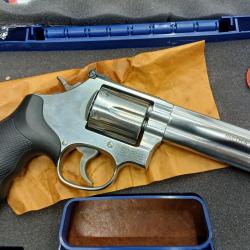 SMITH & WESSON 686-6 calibre .357 Magnum  6"