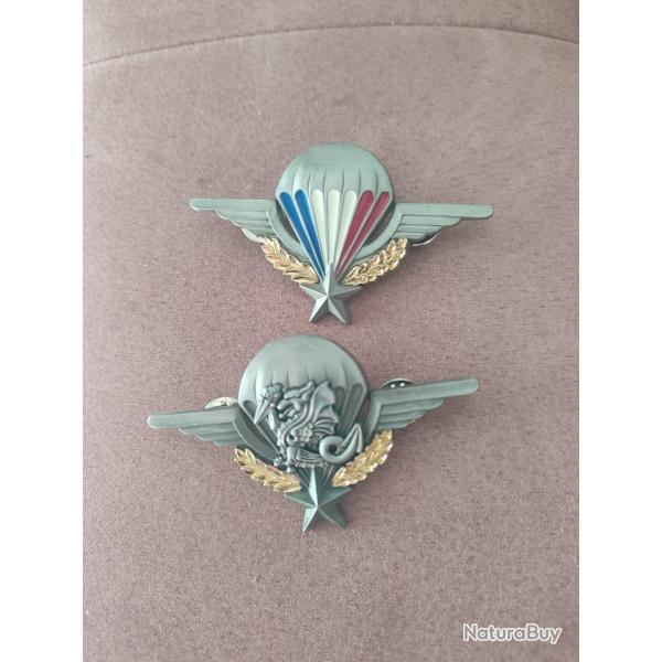Lot d'insignes  brevet parachutiste
