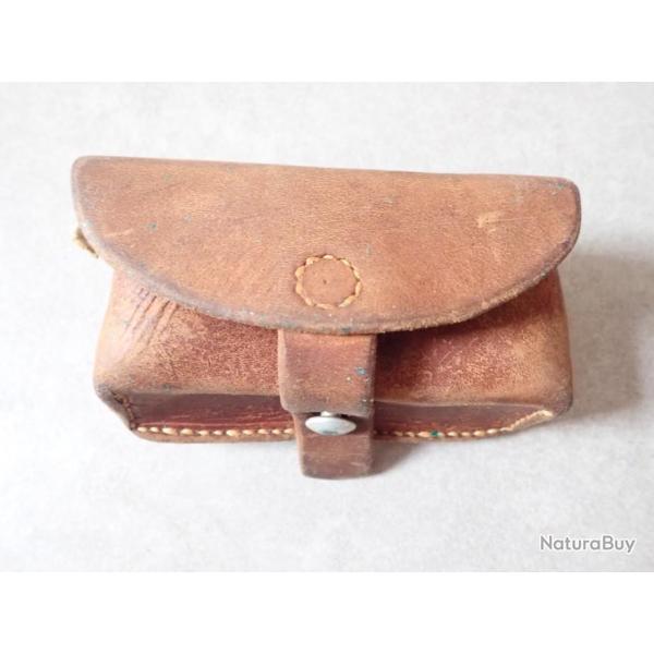 1929 : Trousse � mat�riel, entretien parabellum P06, P06/24 Suisse ou r�volver 1882/29. Cartouchi�re