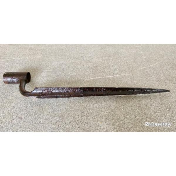 Ba�onnette � douille 1750-1760 d'officier .. longueur lame 26cm