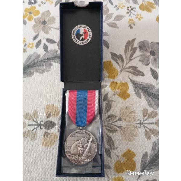M�daille d'argent de la d�fense nationale neuve