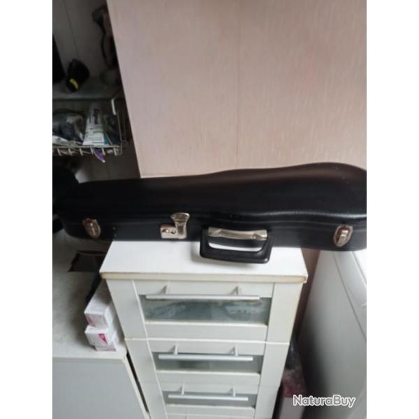 violon avec coffret rigide d'origine �tat neuf jamais servie